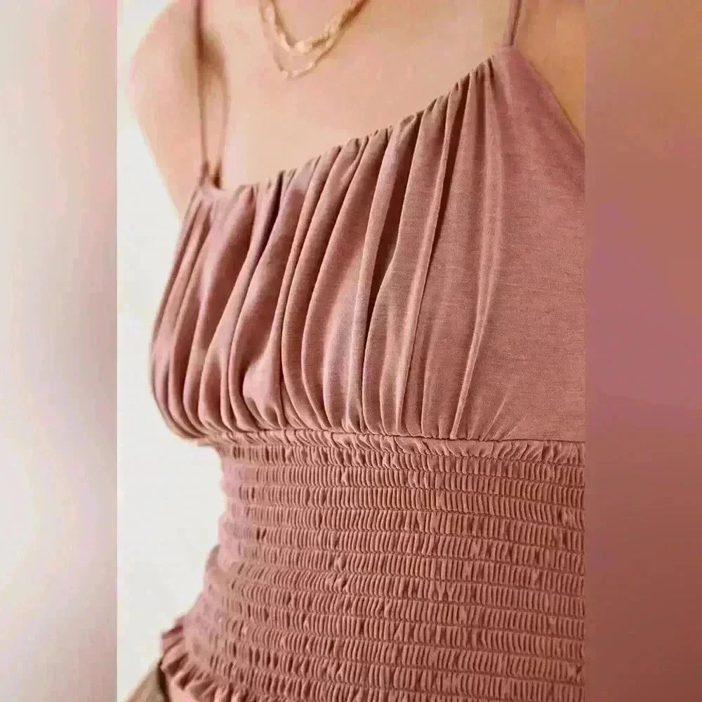 Urban Outfitters Emma Cupro Smocked Cami Crop Top Size Medium - Picture 3 of 7
